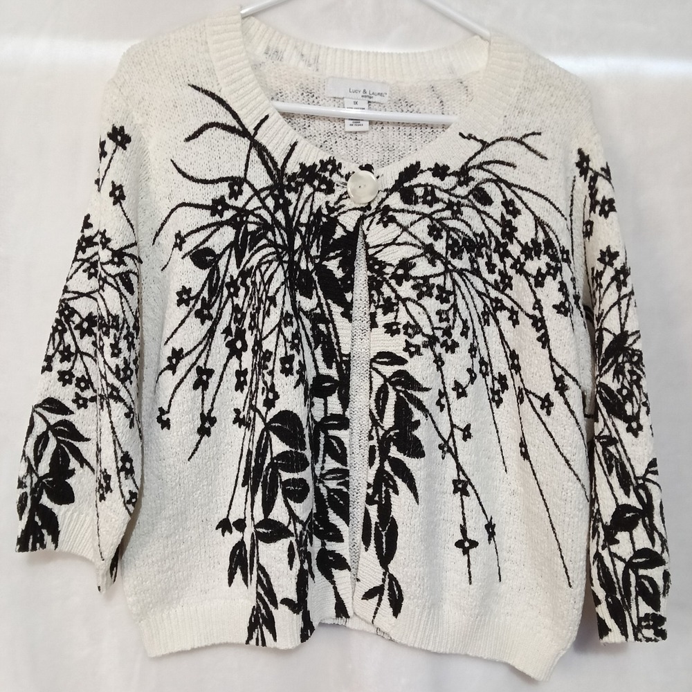 Lucy & Laurel Woman Floral Cardigan Sweater White Black Single Button 1X